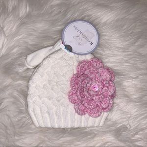 The most adorable mittens and hat set